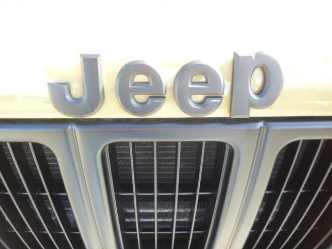 チェロキースポーツ 4WD　弊社オリジナルレトロカラーカスタム 正規輸入車 4000