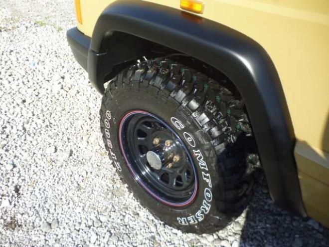 チェロキースポーツ 4WD　弊社オリジナルレトロカラーカスタム 正規輸入車 4000