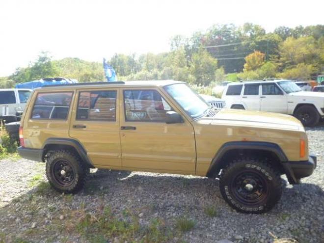 チェロキースポーツ 4WD　弊社オリジナルレトロカラーカスタム 正規輸入車 4000