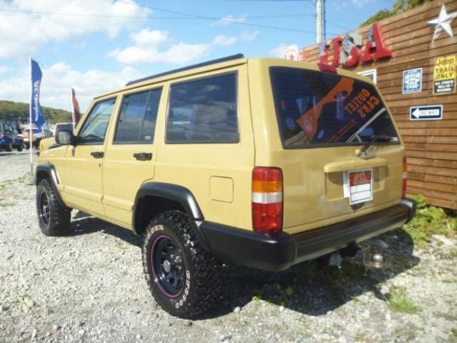 チェロキースポーツ 4WD　弊社オリジナルレトロカラーカスタム 正規輸入車 4000