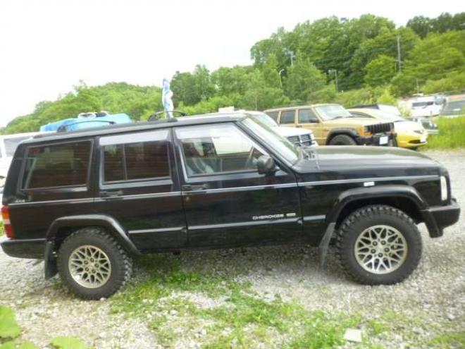 チェロキーリミテッド 4WD　外装内装オールブラック車 正規輸入車 4000
