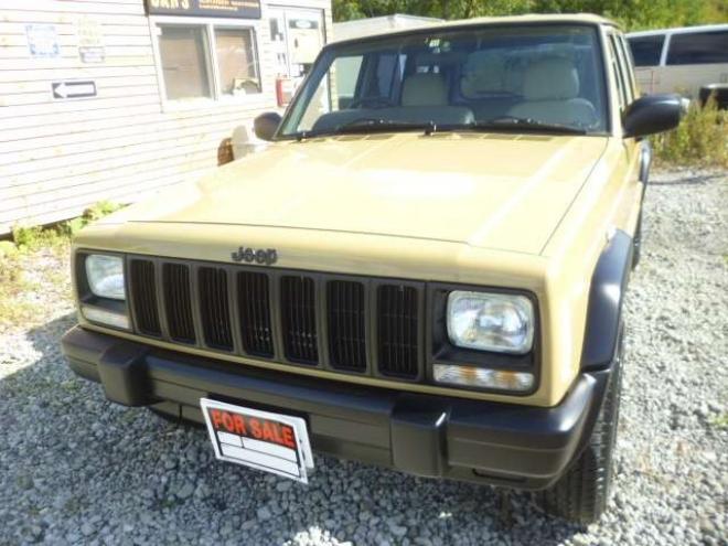 チェロキースポーツ 4WD　弊社オリジナルレトロカラーカスタム車 正規輸入車 4000