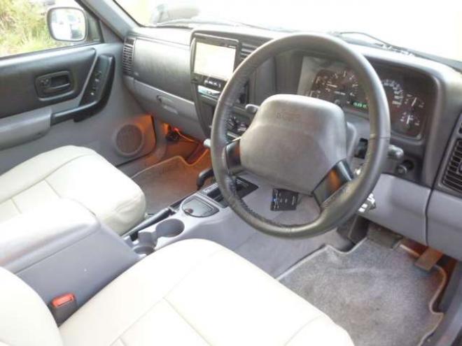 チェロキースポーツ 4WD　弊社オリジナルレトロカラーカスタム車 正規輸入車 4000