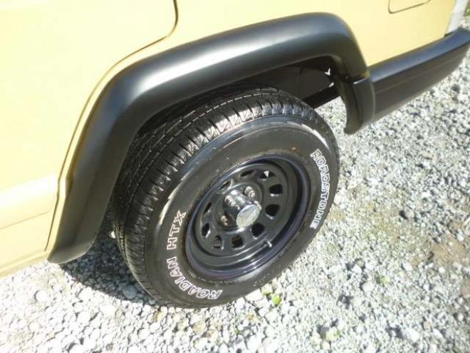 チェロキースポーツ 4WD　弊社オリジナルレトロカラーカスタム車 正規輸入車 4000