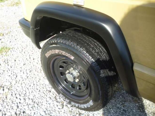 チェロキースポーツ 4WD　弊社オリジナルレトロカラーカスタム車 正規輸入車 4000