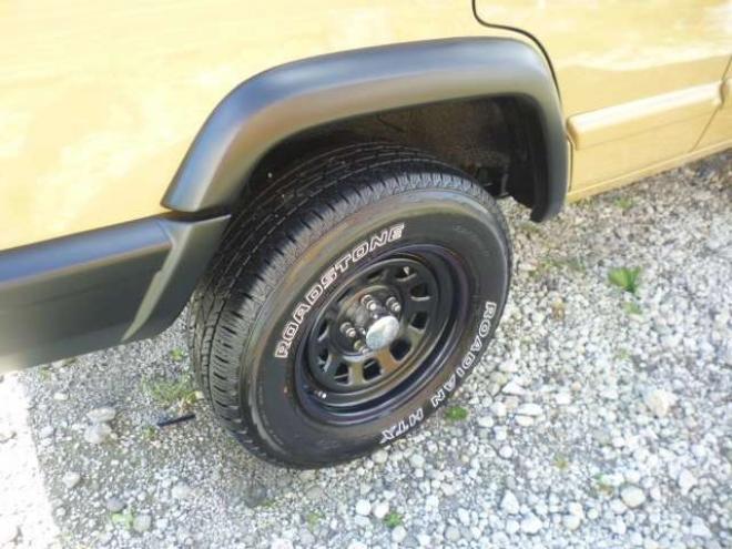 チェロキースポーツ 4WD　弊社オリジナルレトロカラーカスタム車 正規輸入車 4000