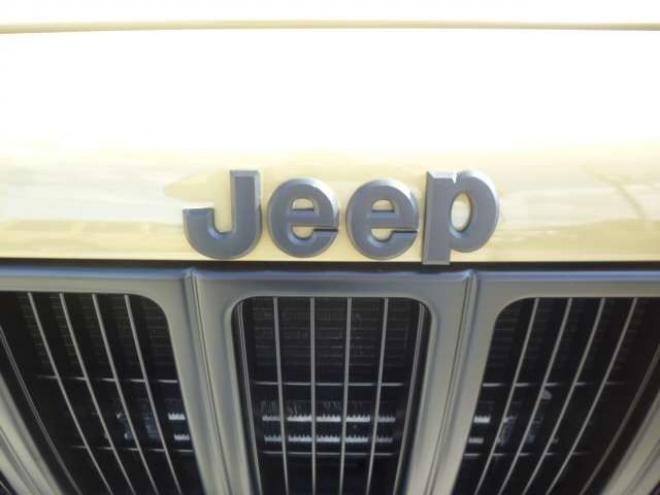 チェロキースポーツ 4WD　弊社オリジナルレトロカラーカスタム車 正規輸入車 4000