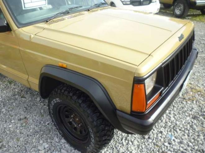 チェロキースポーツ 4WD　弊社オリジナルレトロカラー車 正規輸入車 4000