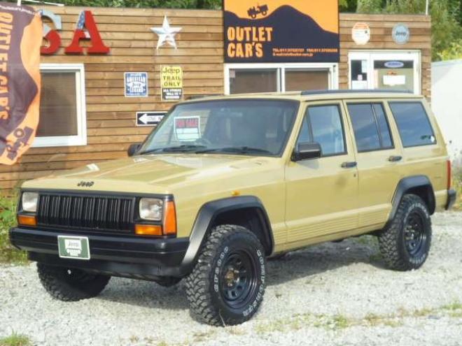 チェロキースポーツ 4WD　弊社オリジナルレトロカラー車 正規輸入車 4000