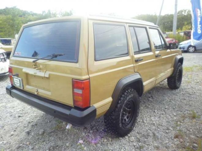 チェロキースポーツ 4WD　弊社オリジナルレトロカラー車 正規輸入車 4000