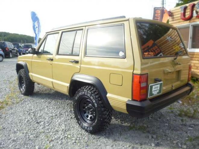 チェロキースポーツ 4WD　弊社オリジナルレトロカラー車 正規輸入車 4000
