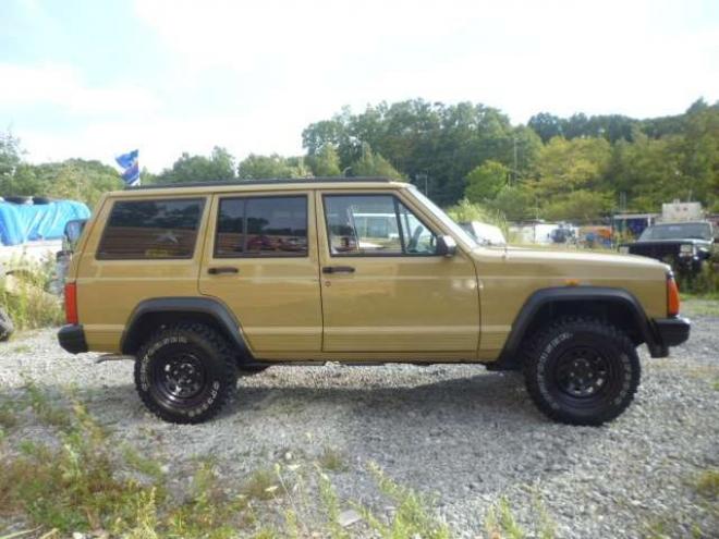 チェロキースポーツ 4WD　弊社オリジナルレトロカラー車 正規輸入車 4000