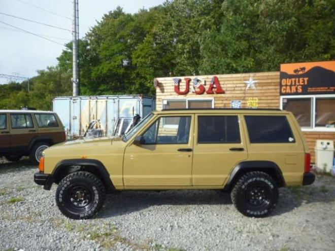 チェロキースポーツ 4WD　弊社オリジナルレトロカラー車 正規輸入車 4000