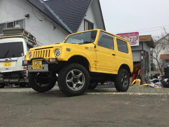 ジムニー全塗装済み！サビ少なくキレイ！リフトアップ！前後社外バンパー！ランドベンジャー  4WD 660 3Dr