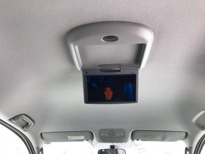 ノアＳｉ　４ＷＤ　純正シートカバー　ミラーウィンカー　アルミホイール　ＨＩＤヘッドライト　３列シート　フルフラットシート　ウォークスルー　キーレスエントリー　スマートキー 4WD 2000 5Dr