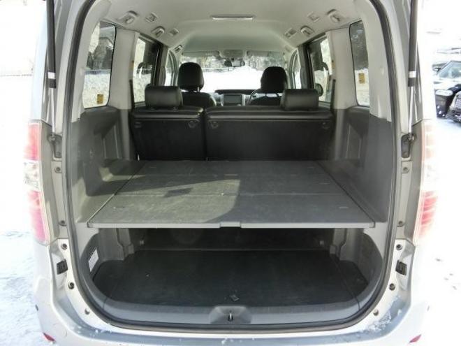 ノア４ＷＤ・５名乗車・貨物登録４ナンバー・ＴＶ・ナビ 4WD 2000 5Dr