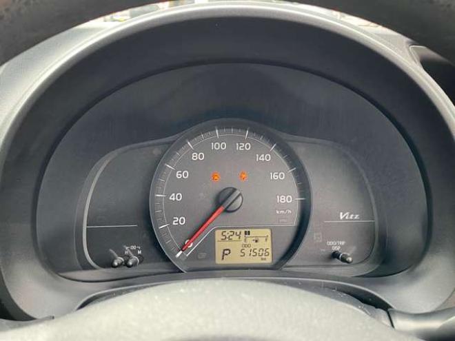 ヴィッツ1.0 F　2WD 2WD 1000