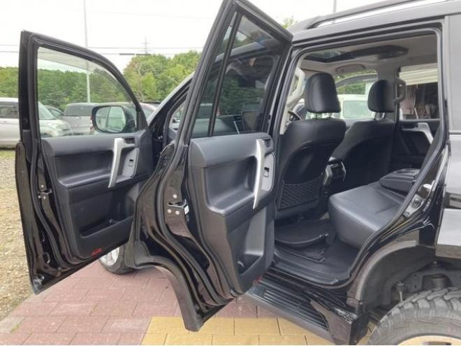 ランドクルーザープラド ＴＸ　Ｌパッケージ　４ＷＤ　ＷＡＬＤフルエアロ　２インチアップ　ＷＡＬＤ２２インチＡＷ　サンルーフ　ＰＺＧ純正ハンドル　アルパインフリップダウンモニター　アルパイン３ＷＡＹスピーカー＆ビッグＸ１１インチナビ　冬タイヤ有 4WD 2700 5Dr