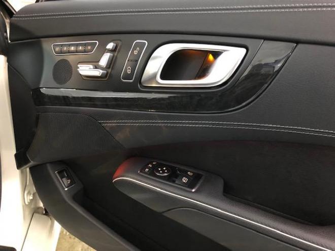 ベンツＳＬ３５０　ブルーエフィシェンシー　ＡＭＧスポーツＰＫＧ　レーダーセーフティＰＫＧ　本州仕入　ワンオーナー　禁煙車　パークトロニック　ディストロニックプラス　ブラインドスポット　マジックビジョンルーフ　ＡＢＣ（アクティブボディコントロール）　電動オープン　ブラックレザーシート　トランクスポイラー　パワートランク　エアスカーフ　シートヒーター　ドラレコ 3500 2Dr