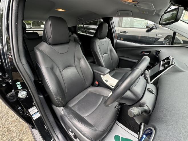 プリウスAプレミアムツーリングセレクション 4WD 1800 5Dr