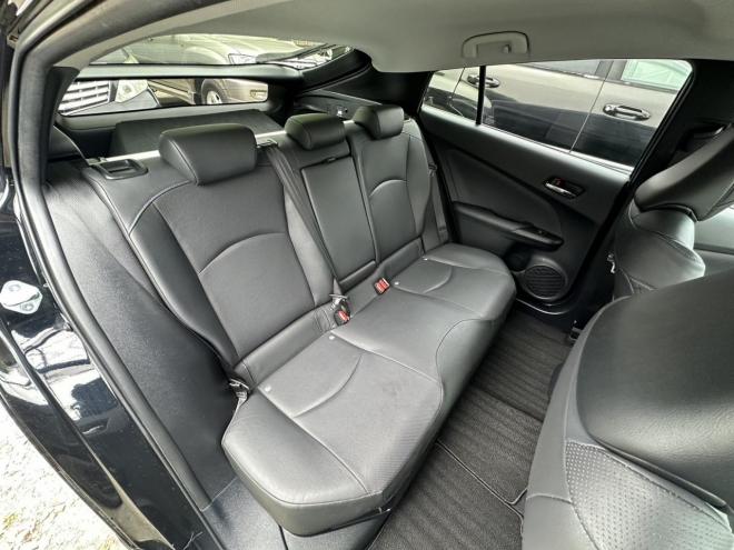 プリウスAプレミアムツーリングセレクション 4WD 1800 5Dr