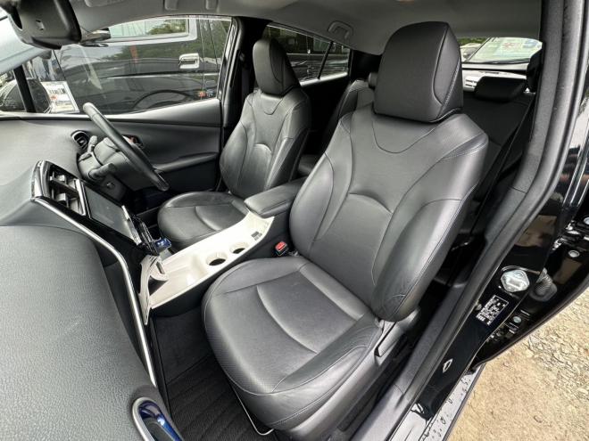 プリウスAプレミアムツーリングセレクション 4WD 1800 5Dr