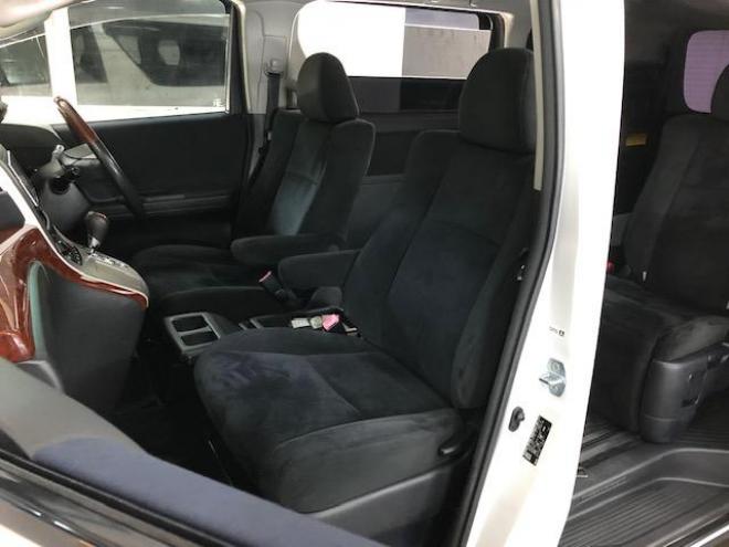 ヴェルファイア２．４Ｚ　プラチナセレクション　禁煙車　ＷＡＫＯＳバリアスコーティング済　３０系純正１８インチＡＷ　社外１６ＡＷ＋スタッドレスタイヤ付　純正ナビ（ＣＤ＆ＤＶＤ再生　フルセグ地デジ）＋バックカメラ　両側パワースライドドア　パワーバックドア　７人乗りキャプテンシート　オットマン　コーナーセンサー　横滑り防止装置　ＰＵＳＨスタート　スマートキー　タイミングチェーン車　ＨＩＤヘッドライト　ビルトインＥＴＣ 4WD 2400 5Dr