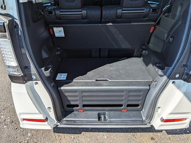 N-BOX+N.BOX+カスタム　Gターボ Aパッケージ　２トーンカラースタイル 4WD 660 5Dr