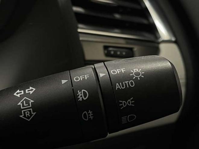 アテンザワゴン2.2 XD Lパッケージ ディーゼルターボ 4WD　駐車センサー　フルセグ　バックモニター 2200