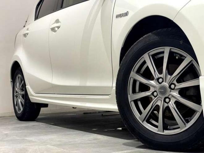 アクア1.5 S　フルエアロ　社外アルミホイール　SDナビ 2WD 1500