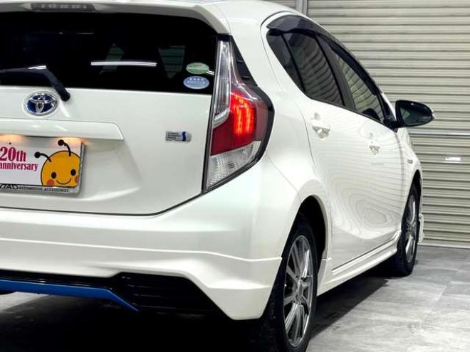 アクア1.5 S　フルエアロ　社外アルミホイール　SDナビ 2WD 1500