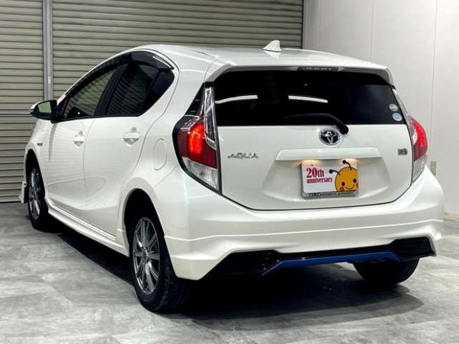 アクア1.5 S　フルエアロ　社外アルミホイール　SDナビ 2WD 1500
