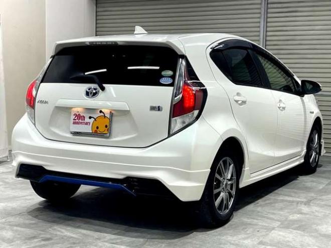 アクア1.5 S　フルエアロ　社外アルミホイール　SDナビ 2WD 1500