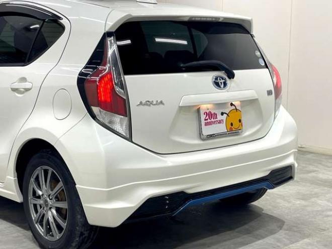 アクア1.5 S　フルエアロ　社外アルミホイール　SDナビ 2WD 1500