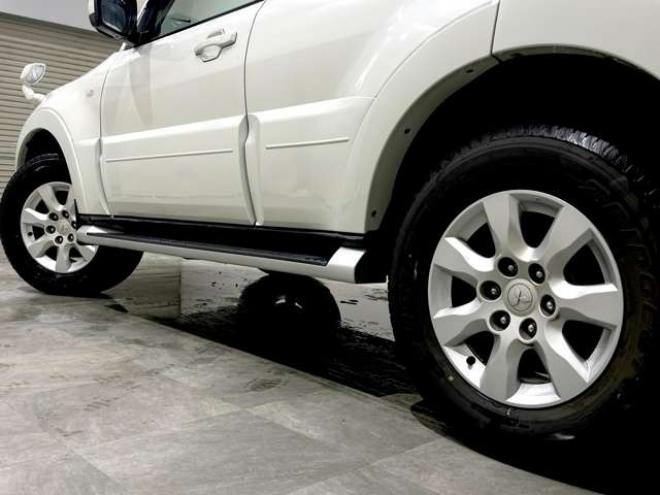 パジェロ3.2 ロング GR ディーゼルターボ 4WD　ナビ　フオグ　純正アルミ 3200
