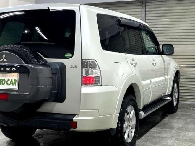パジェロ3.2 ロング GR ディーゼルターボ 4WD　ナビ　フオグ　純正アルミ 3200