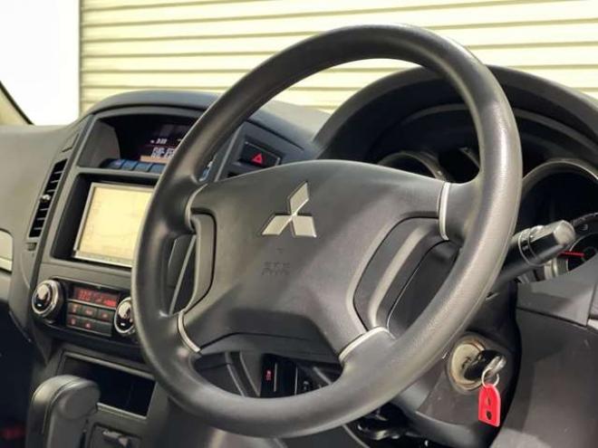 パジェロ3.2 ロング GR ディーゼルターボ 4WD　ナビ　フオグ　純正アルミ 3200