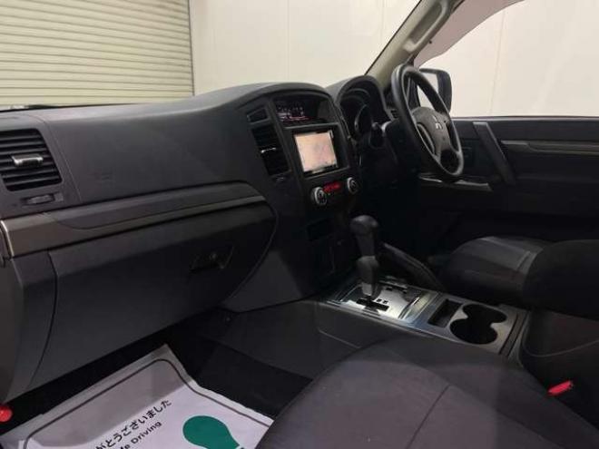 パジェロ3.2 ロング GR ディーゼルターボ 4WD　ナビ　フオグ　純正アルミ 3200