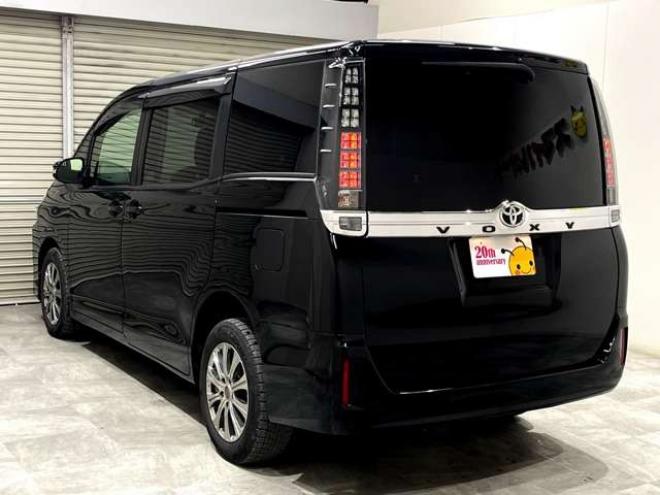 ヴォクシー2.0 X 4WD　電動スライドドア　HID　後席モニター 2000