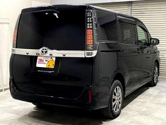 ヴォクシー2.0 X 4WD　電動スライドドア　HID　後席モニター 2000