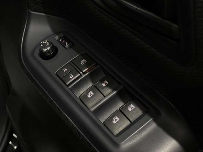 ヴォクシー2.0 X 4WD　電動スライドドア　HID　後席モニター 2000