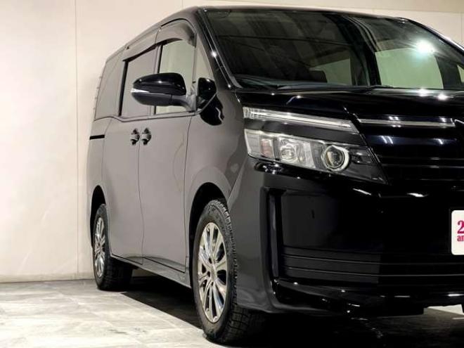 ヴォクシー2.0 X 4WD　電動スライドドア　HID　後席モニター 2000