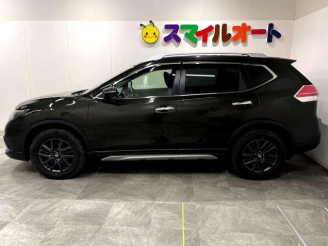 エクストレイル2.0 20X ブラック エクストリーマーX エマージェンシーブレーキ パッケージ 2列車 4WD　衝突軽減ブレーキ　クリアランスソナー 2000