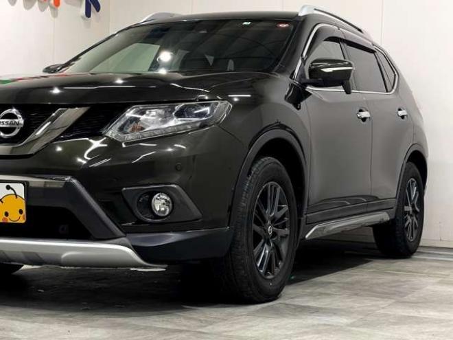 エクストレイル2.0 20X ブラック エクストリーマーX エマージェンシーブレーキ パッケージ 2列車 4WD　衝突軽減ブレーキ　クリアランスソナー 2000
