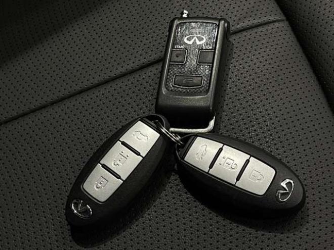 スカイライン3.5 350GT FOUR ハイブリッド タイプP　エマージェンシーブレーキ 　エンスタ 4WD 3500
