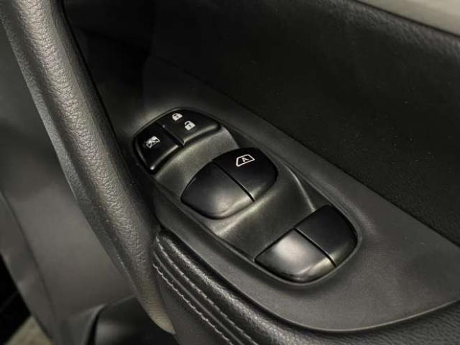エクストレイル2.0 モード・プレミア ハイブリッド オーテック 30th アニバーサリー 4WD　衝突軽減ブレーキ　アラウンドビューモニタ 2000