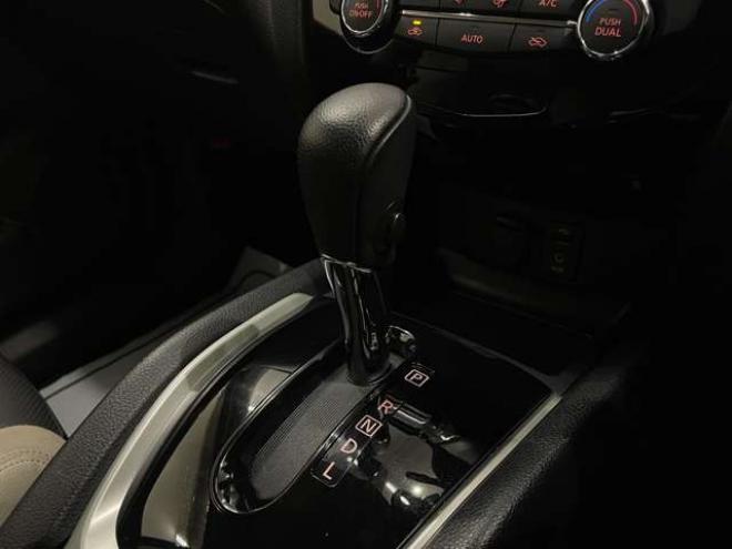 エクストレイル2.0 モード・プレミア ハイブリッド オーテック 30th アニバーサリー 4WD　衝突軽減ブレーキ　アラウンドビューモニタ 2000