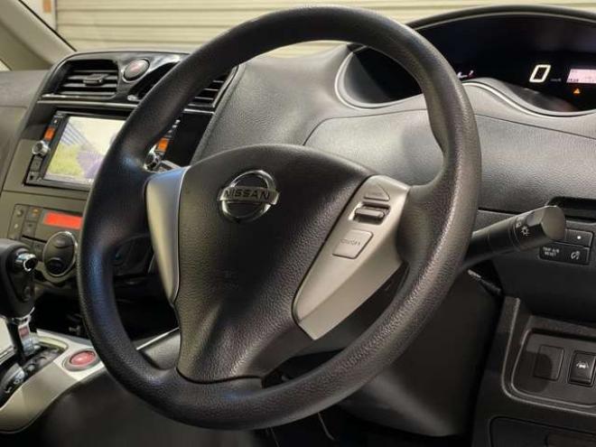 セレナ2.0 20X 4WD　ブレーキサポート　フリップダウンモニター 2000