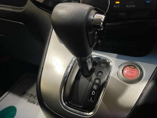 セレナ2.0 20X 4WD　ブレーキサポート　フリップダウンモニター 2000