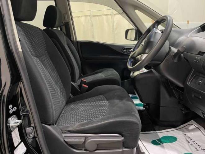 セレナ2.0 20X 4WD　ブレーキサポート　フリップダウンモニター 2000